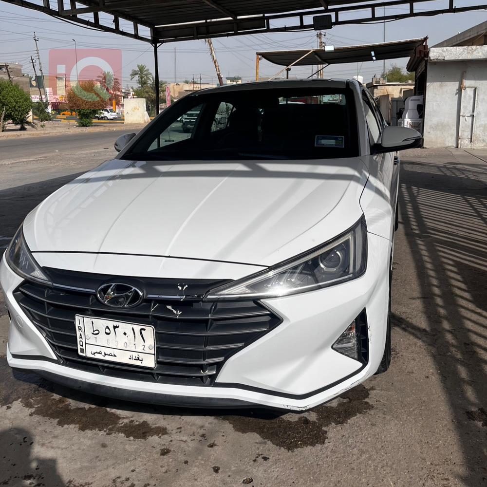 هیوندای ئەلەنترا